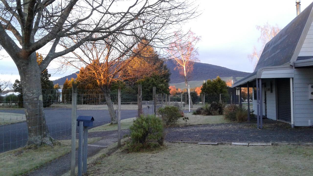 The Barn In Turangi Villa Buitenkant foto