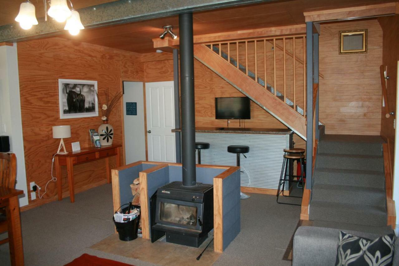 The Barn In Turangi Villa Buitenkant foto